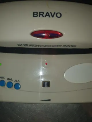 Detector de Billetes Bravo DST-338
