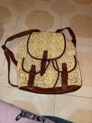 Mochila tela y cuero floral