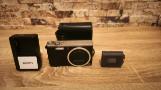 Cámara Digital Ricoh R8 Negra