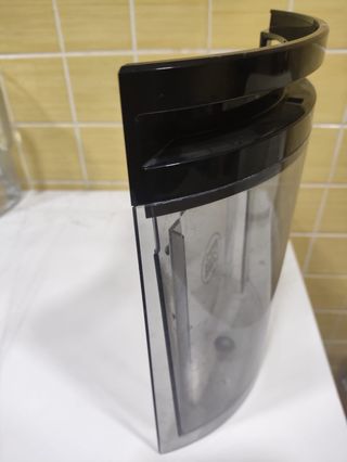 Depósito y dispensador Dolce Gusto