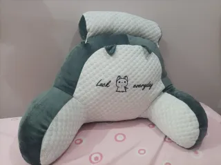 Cojín de lectura gris y blanco completamente nuevo