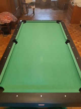 Tavolo da biliardo verde
