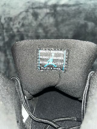 Jordan 11 Black – Nuevas – Talla 41 – Con caja