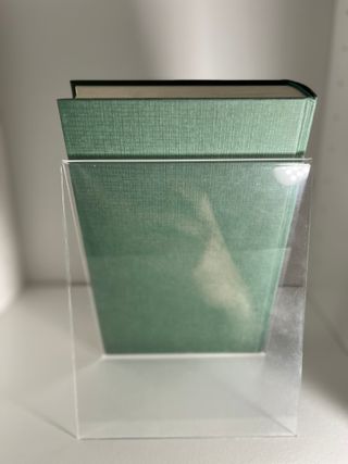 Pequeño, grande (Spanish Edition)