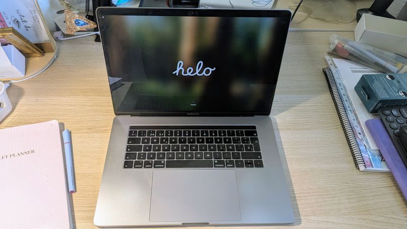 MacBook Pro 15 2018 i7 16GB 256GB Gris Espacial