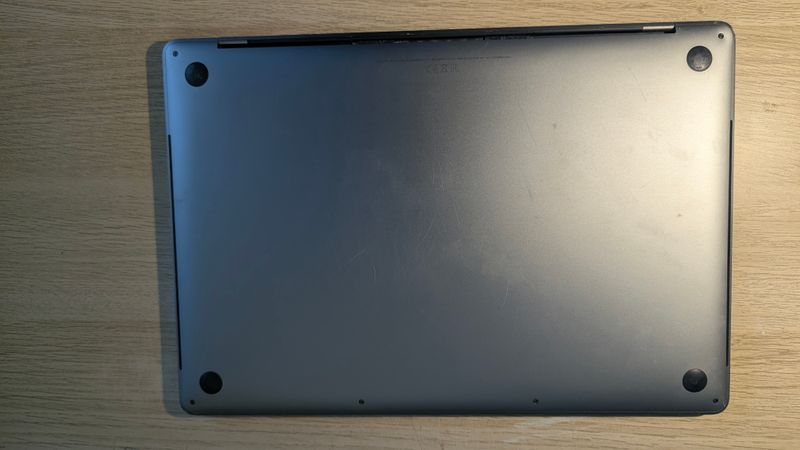 MacBook Pro 15 2018 i7 16GB 256GB Gris Espacial afbeelding 4