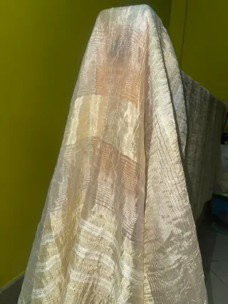 Tenda decorativa oro e bianco