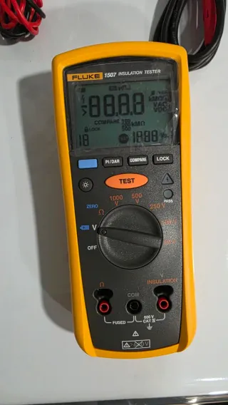 Medidor Aislamiento Fluke 1507 impoluto.