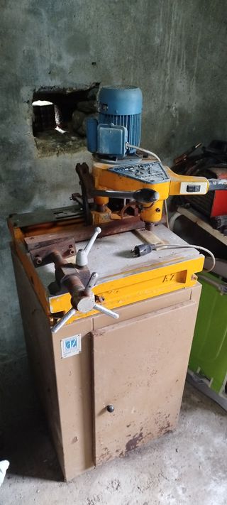 Fresadora de aluminio