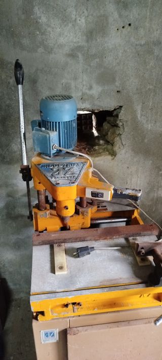 Fresadora de aluminio