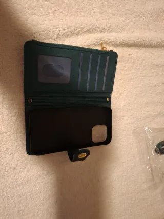 Custodia iPhone verde con porta carte e cerniera