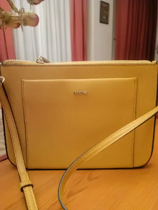 Bolso de hombro amarillo nuevo