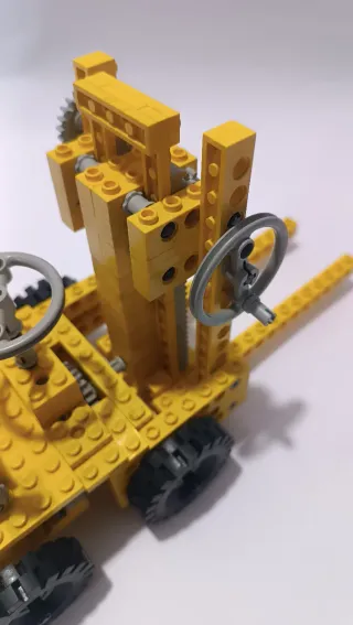 Lego Technic 850 Forklift anno 1977