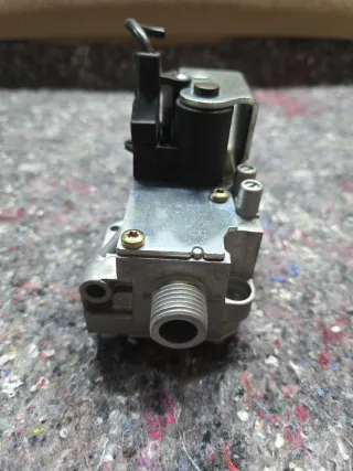 Válvula de gas 2 vías Ferroli DOMIproject F 24