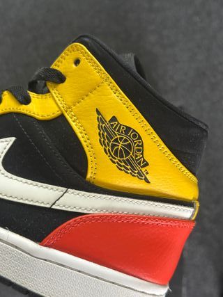 Nike Jordan 1 Mid Amarillo 41