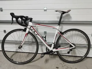 Bicicleta de carretera GT Sportive