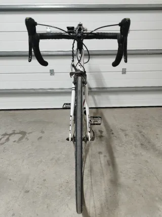 Bicicleta de carretera GT Sportive