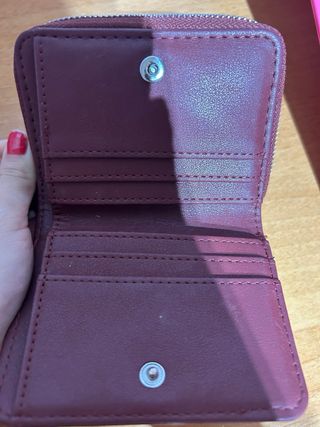 Monedero Stradivarius burdeos
