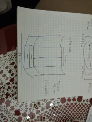 Vitrina de madera y cristal