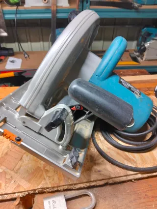 Sierra Circular Makita 2000W Profesional