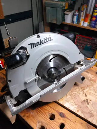 Sierra Circular Makita 2000W Profesional
