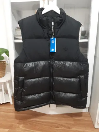 Chaleco acolchado Adidas negro