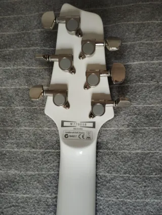 Guitarra eléctrica Ibanez SZ 320EX Blanca