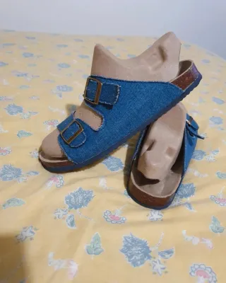 Sandalias Denim con Hebillas Doradas