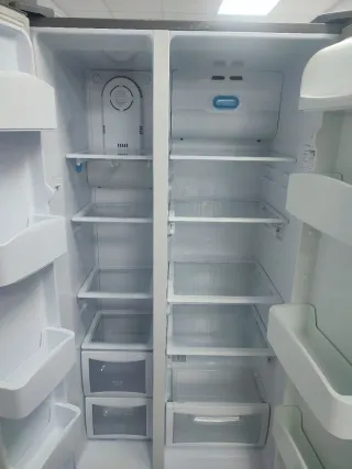 Nevera americana marca Daewoo plateada Con garantí