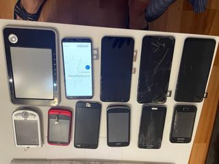 11 Móviles para Recambios (HTC, Samsung)