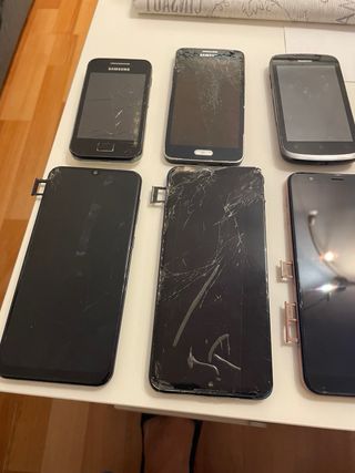 11 Móviles para Recambios (HTC, Samsung)