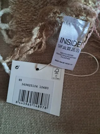 NUEVA. Bufanda a cuadros beige y rosa