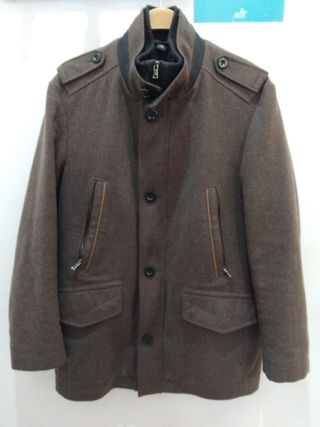 Elegante abrigo lana virgen 80% hombre