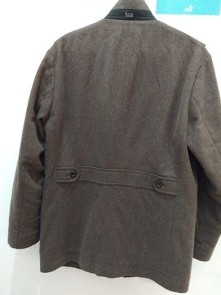 Elegante abrigo lana virgen 80% hombre