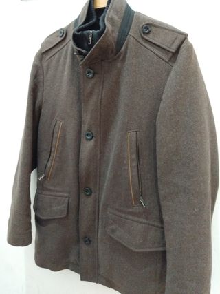 Elegante abrigo lana virgen 80% hombre
