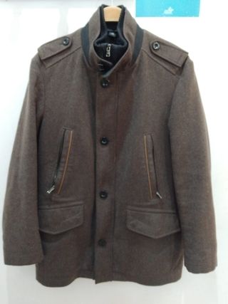 Elegante abrigo lana virgen 80% hombre