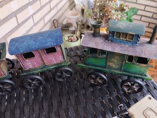 Tren antiguo de chapa