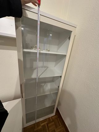Mueble salón blanco con vitrina