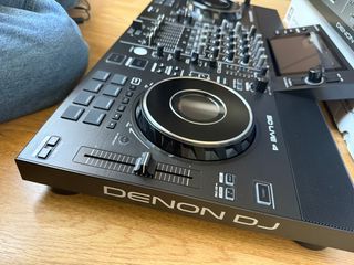 Denon DJ SC Live 4 Controlador DJ