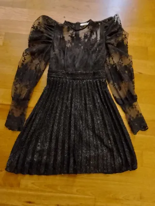 Abito Allyson nero pizzo maniche a sbuffo