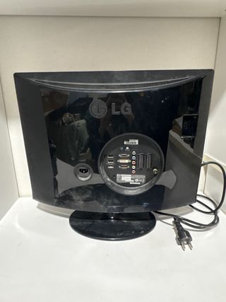 Televisor LG 22' Negro + cable
