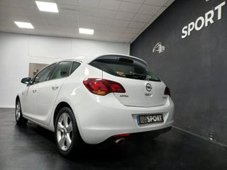 Opel Astra 2010