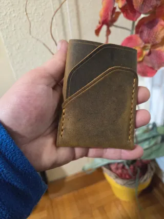 Cartera de cuero artesanal