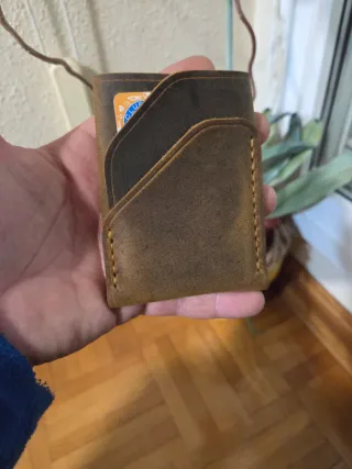 Cartera de cuero artesanal