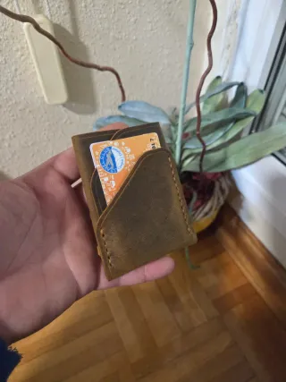 Cartera de cuero artesanal