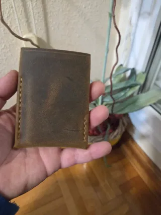 Cartera de cuero artesanal