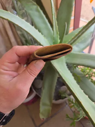 Cartera de cuero artesanal