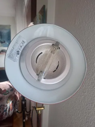 Lámpara de pie efecto madera y metal