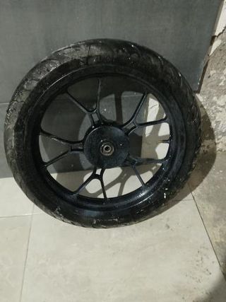 Rueda Supermotard en buen estado