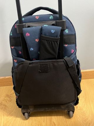 Mochila Totto con ruedas y estampado de corazones